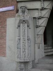art sculptures bauhaus humanoids human man typo typography granite middellandschezee marine entrance