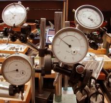 gauges dials meters readout clamps