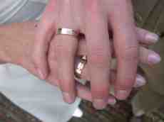 hand hands wedding wed honeymoon ring rings weddingring weddingrings couple