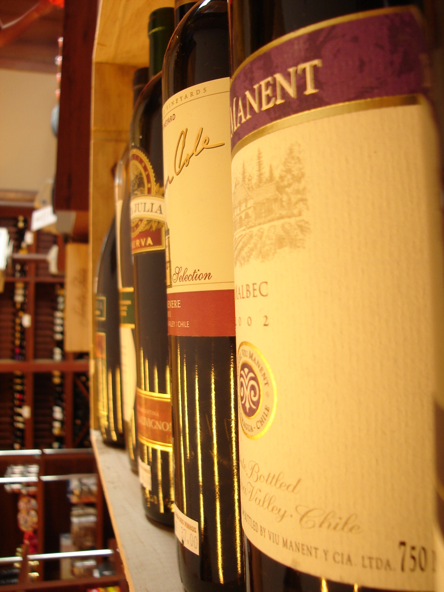 Image*After photos red wines shelf bottles alcohol poows