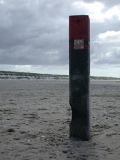 nature  landscapes  beachscapes  pole  beach  objects  dunes