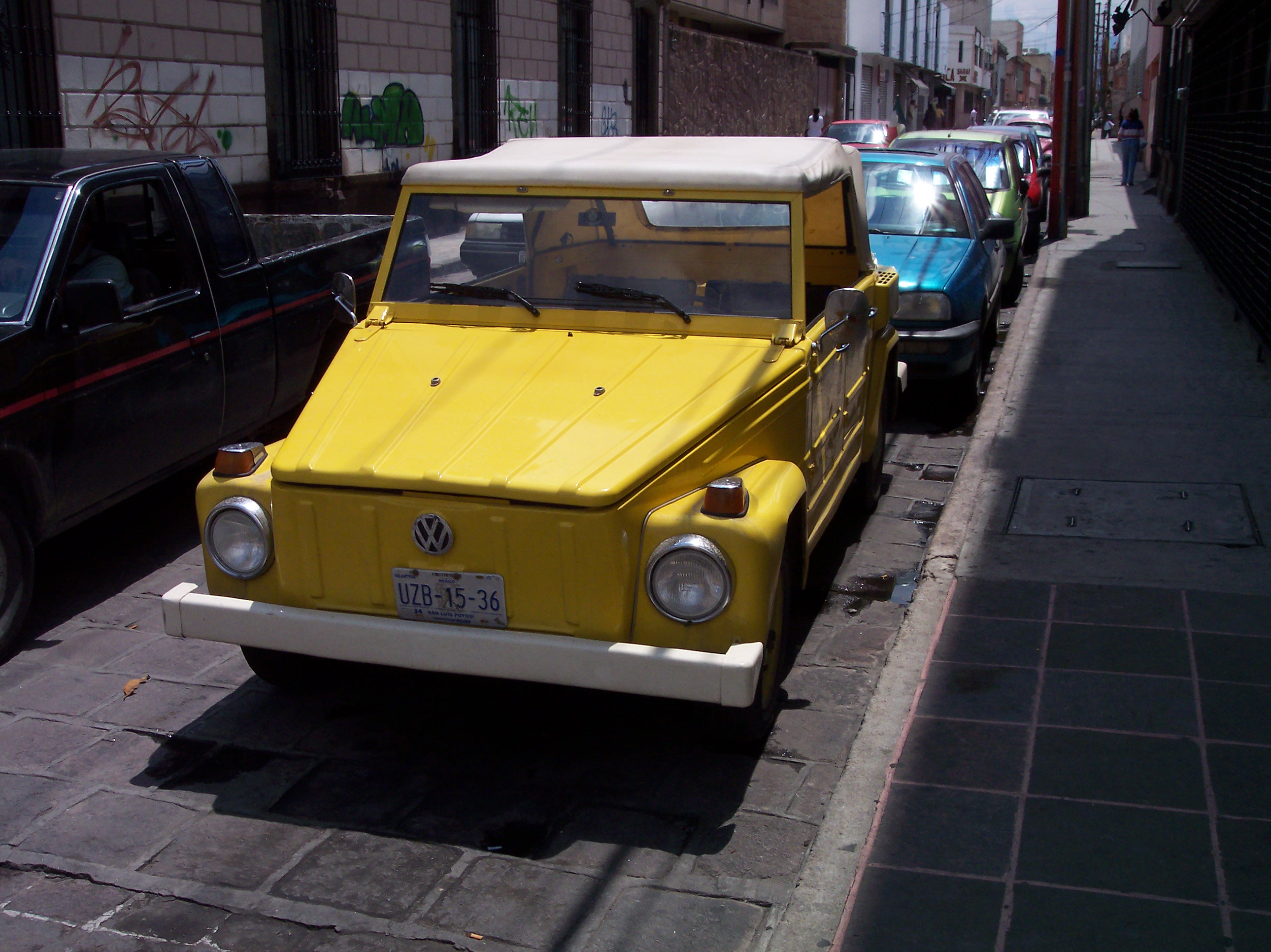 Image*After photos dario car volkswagen square lines yellow