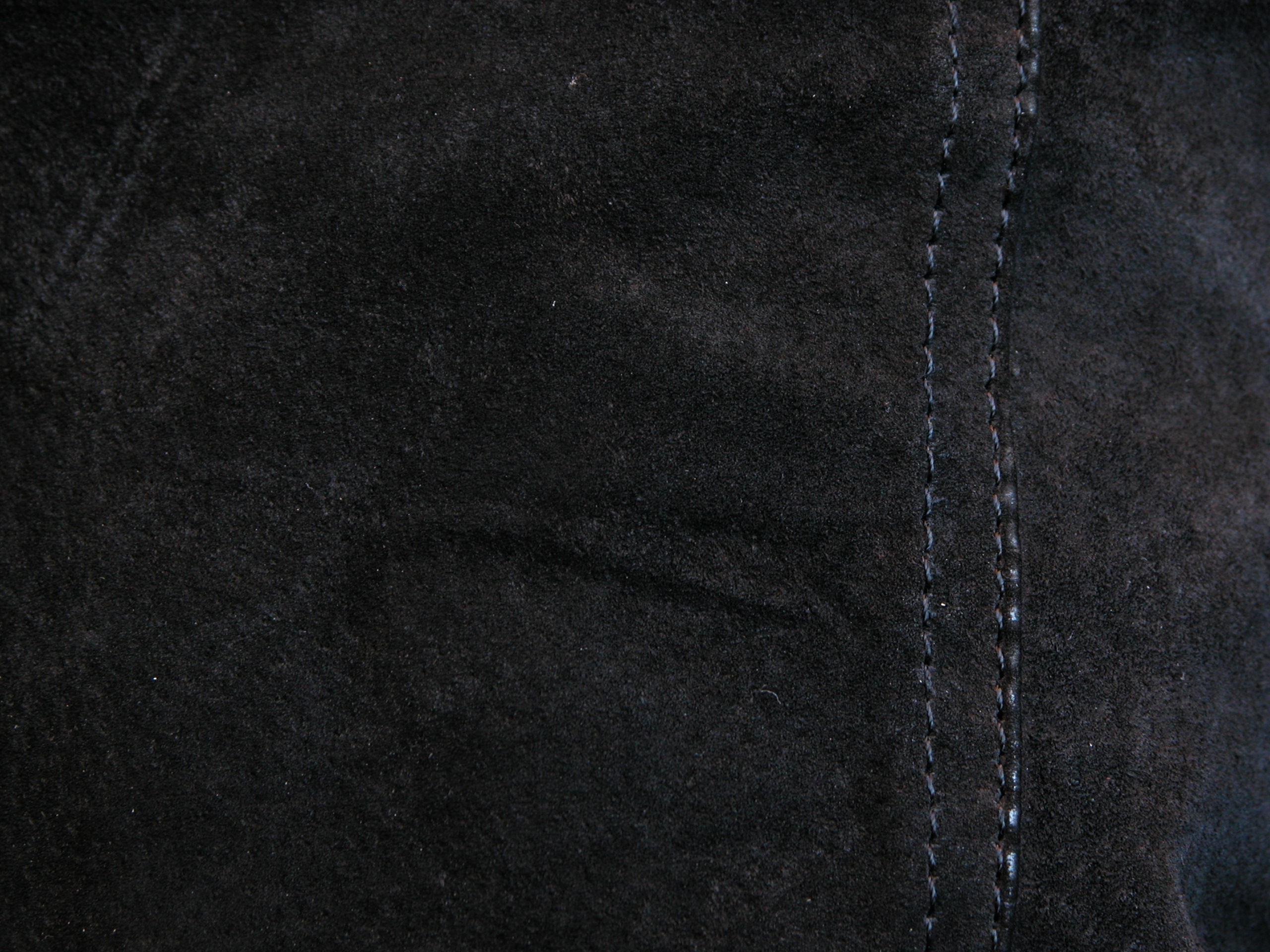 highlyte black suede