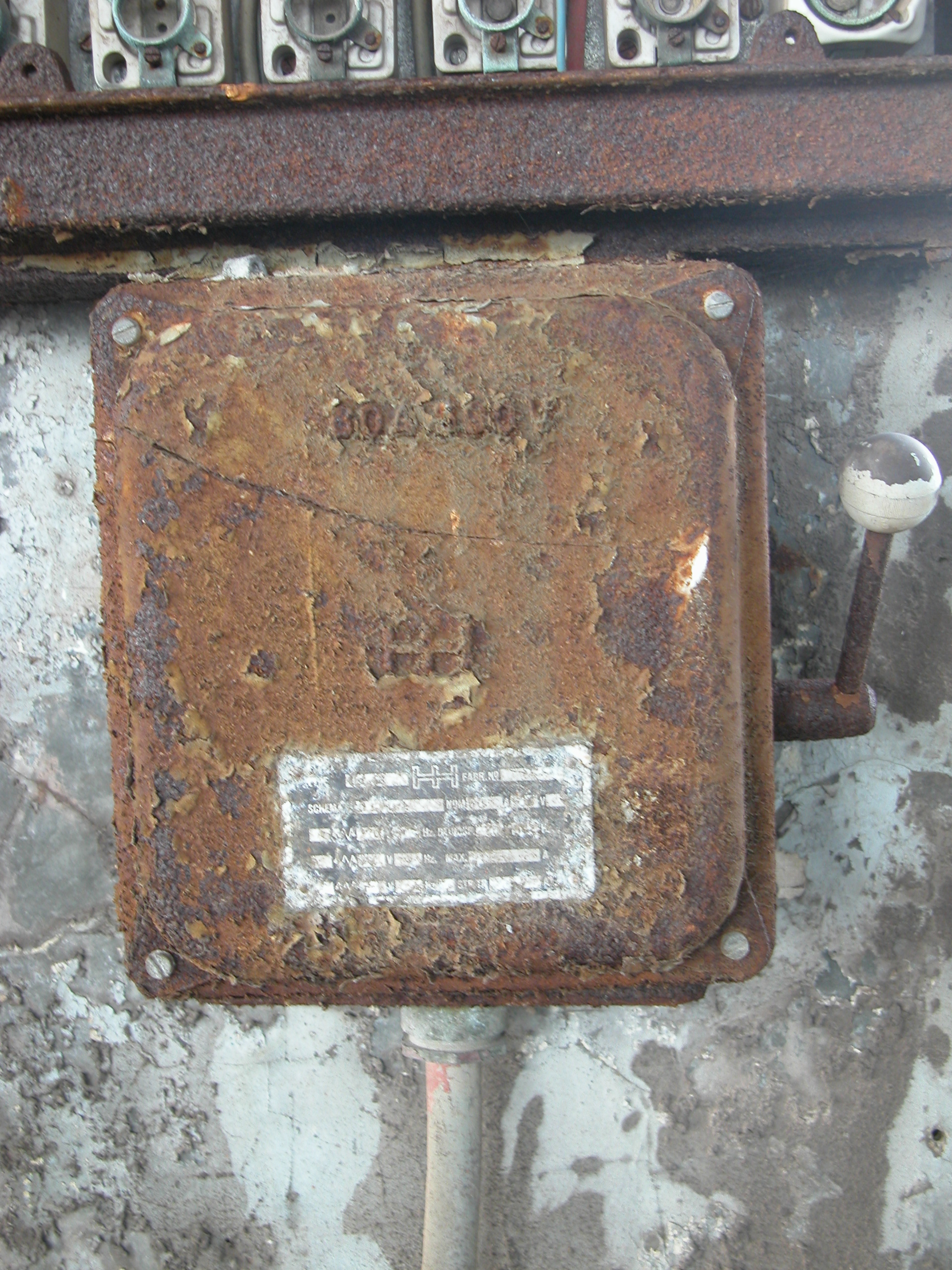 Image*After : textures : metals fusebox objects square rusted electricity handle