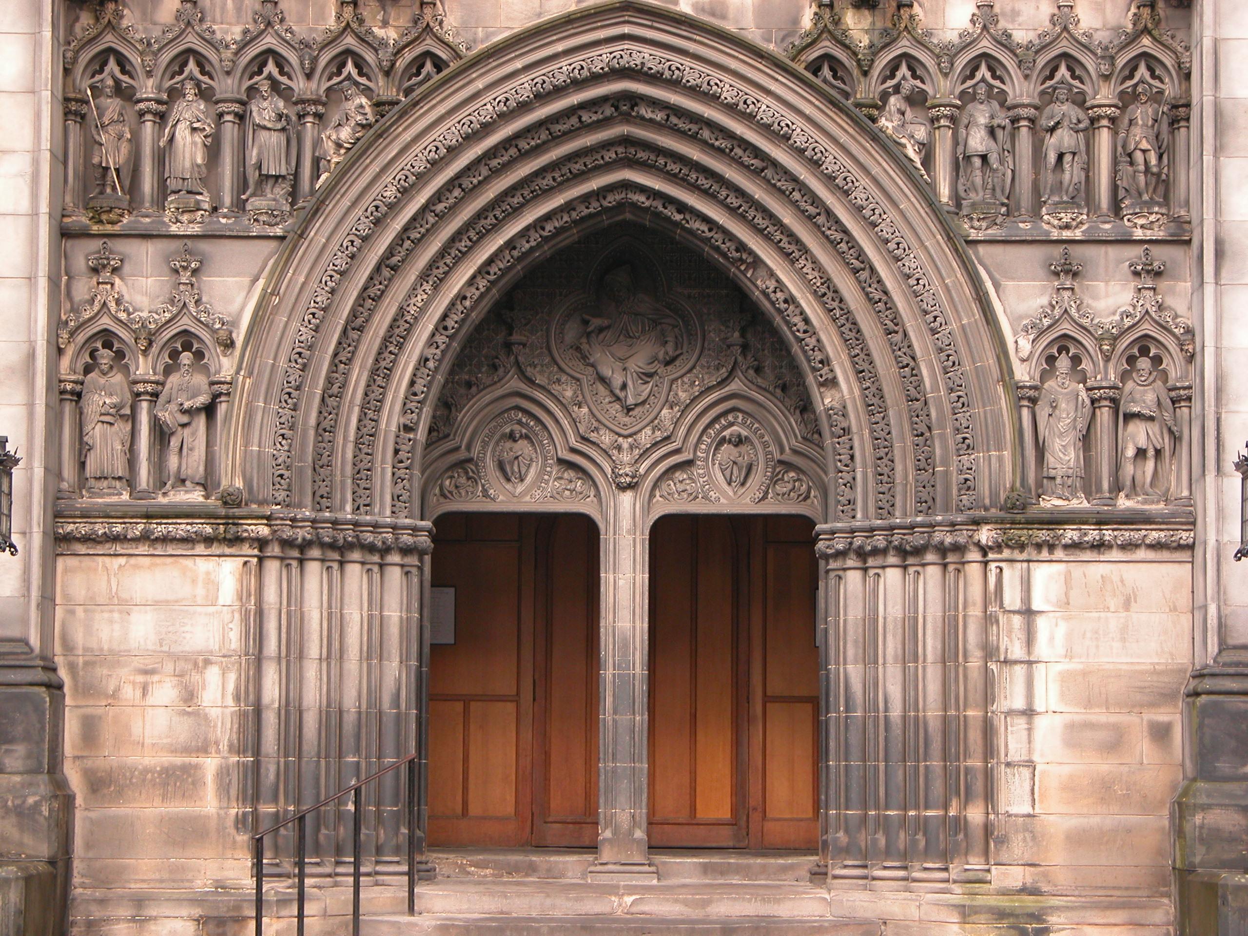 Door Church Filechurch Of The Holy Trinity Philadelphia Red Door Jpg