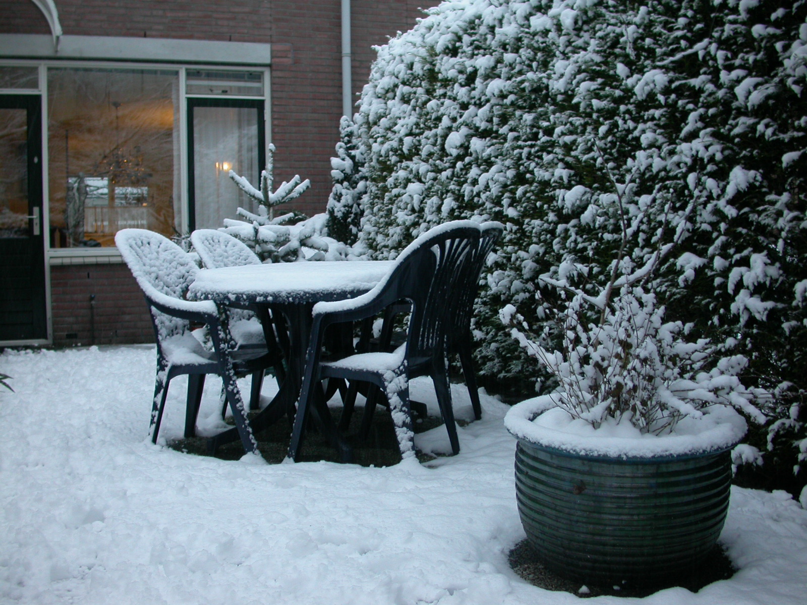 eva garden white chair furniture table snow covered