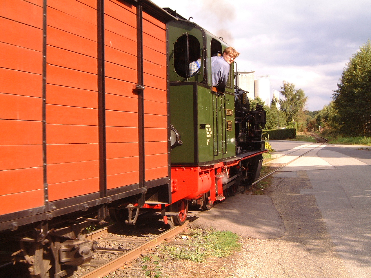 maartent train driver stoker old locomotive green red
