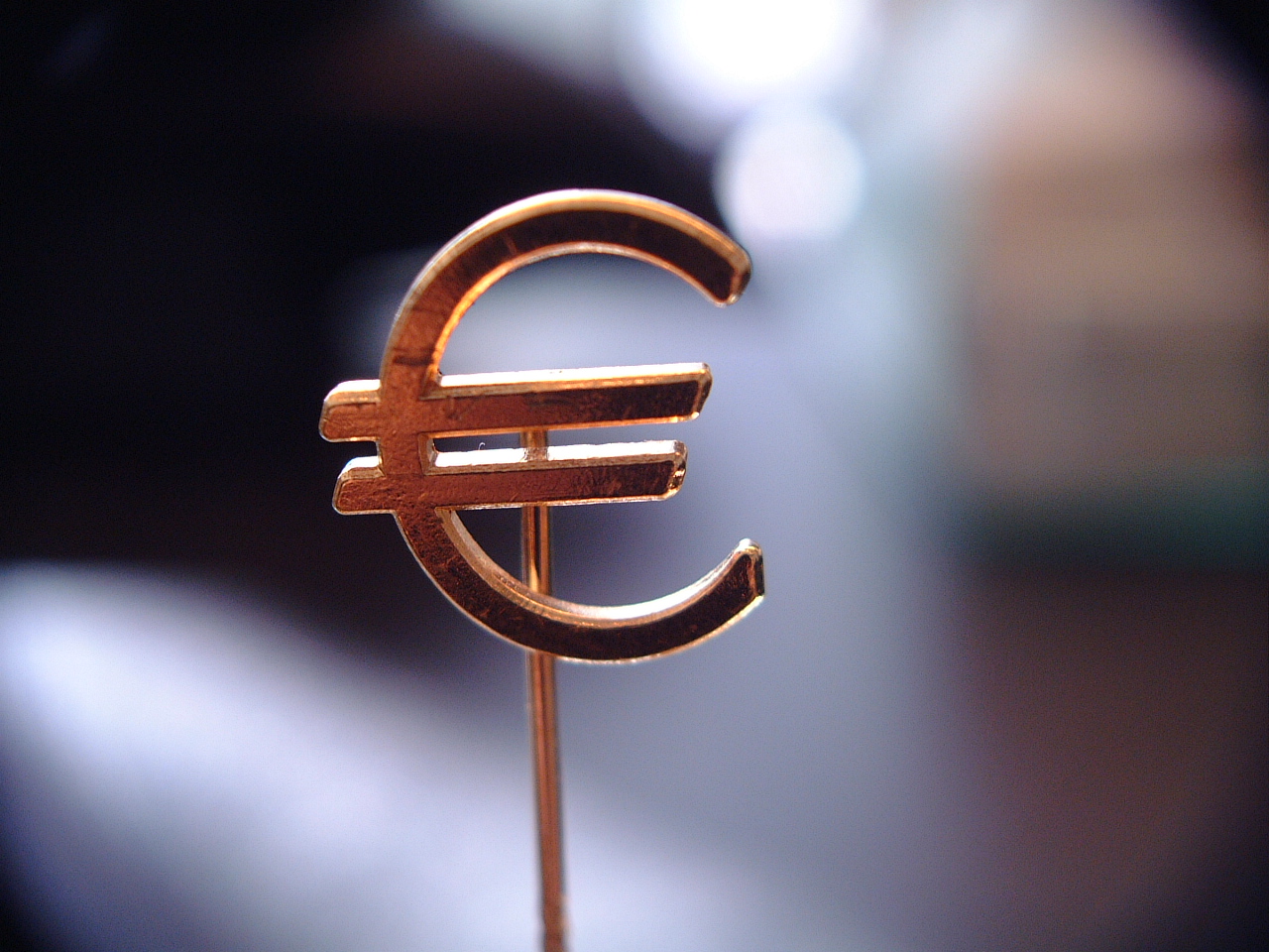 maartent pin scripts euro sign sanserif copper gold money value