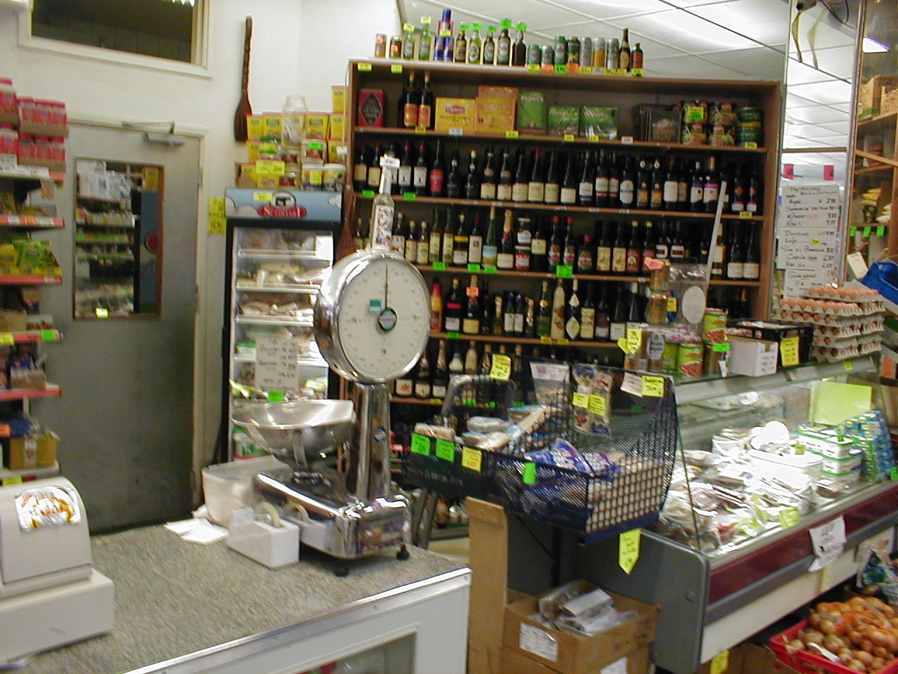 dario shop scales grocery local groceryshop counter