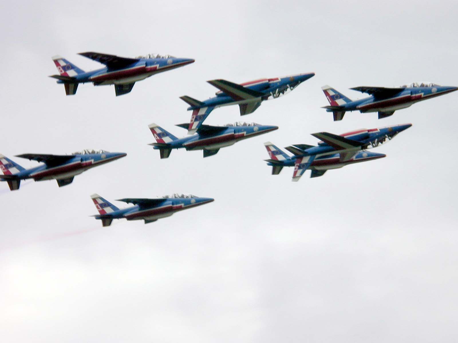 vehicles air squadron fighterplanes redarrows arrows airshow squad formation