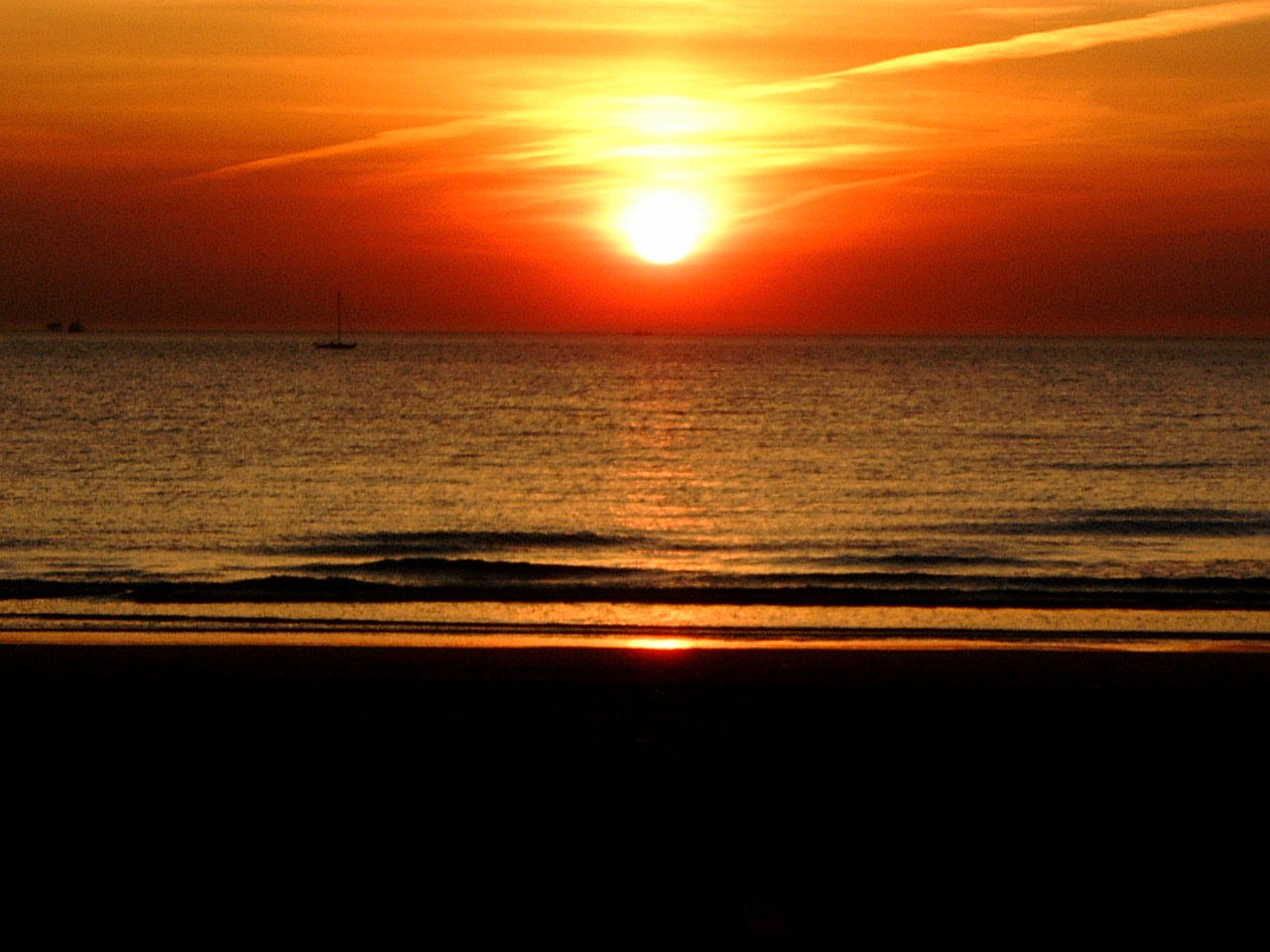 sun sunset set setting sea horizon evening red sky at night beach waves romantic romantical shine shining