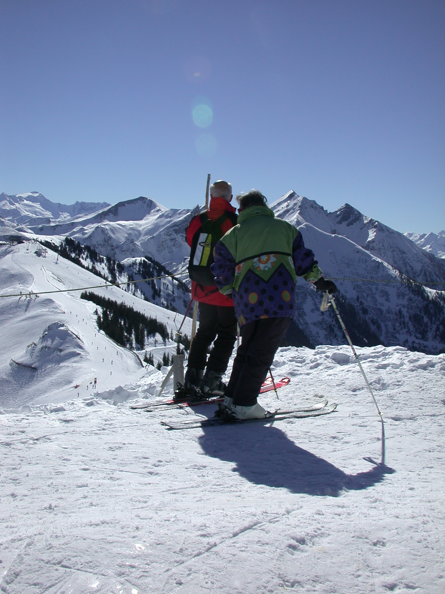 nature characters humanoids ski skiing mountains mountain snow winter wintersports man woman skiers skies mountainview