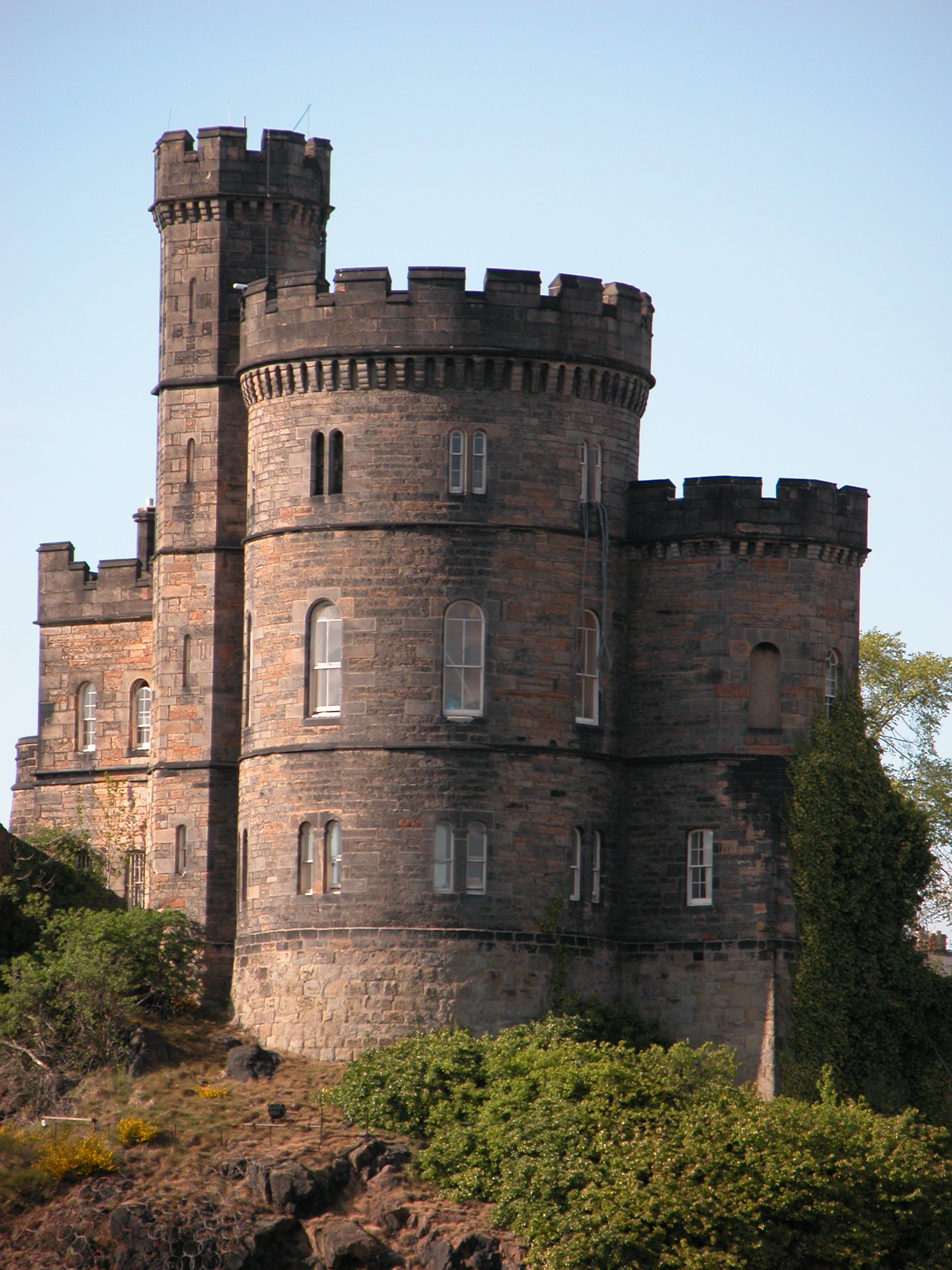 edinburgh castle fort tower windows brick hill