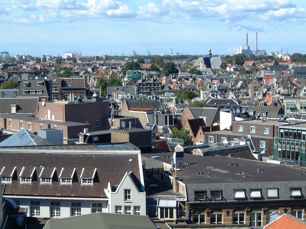 maartent city scape horizon buildings roofs