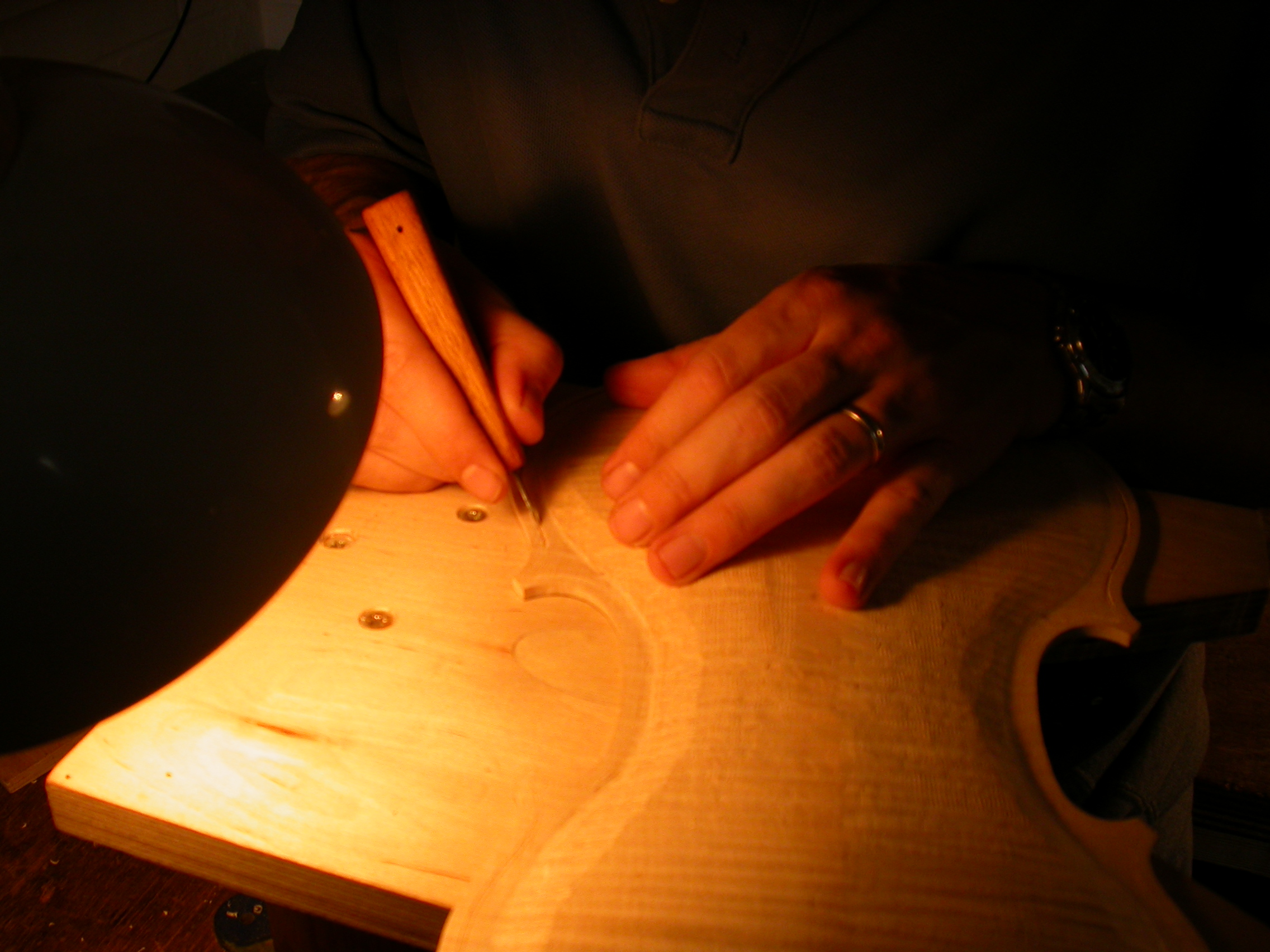 carving a violin sculpting paul horstman