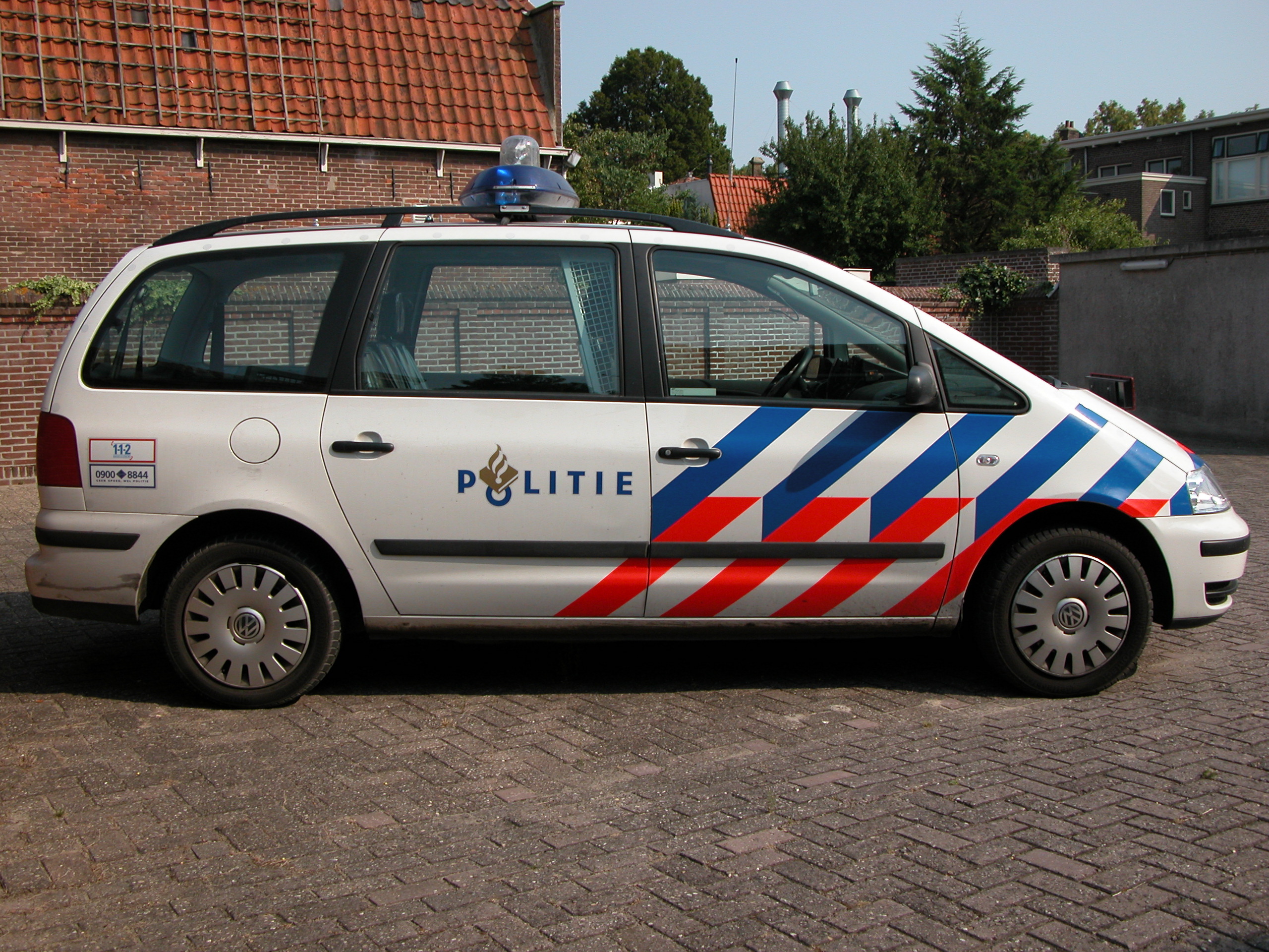 dutch plice car van blue and red stripes politie siren