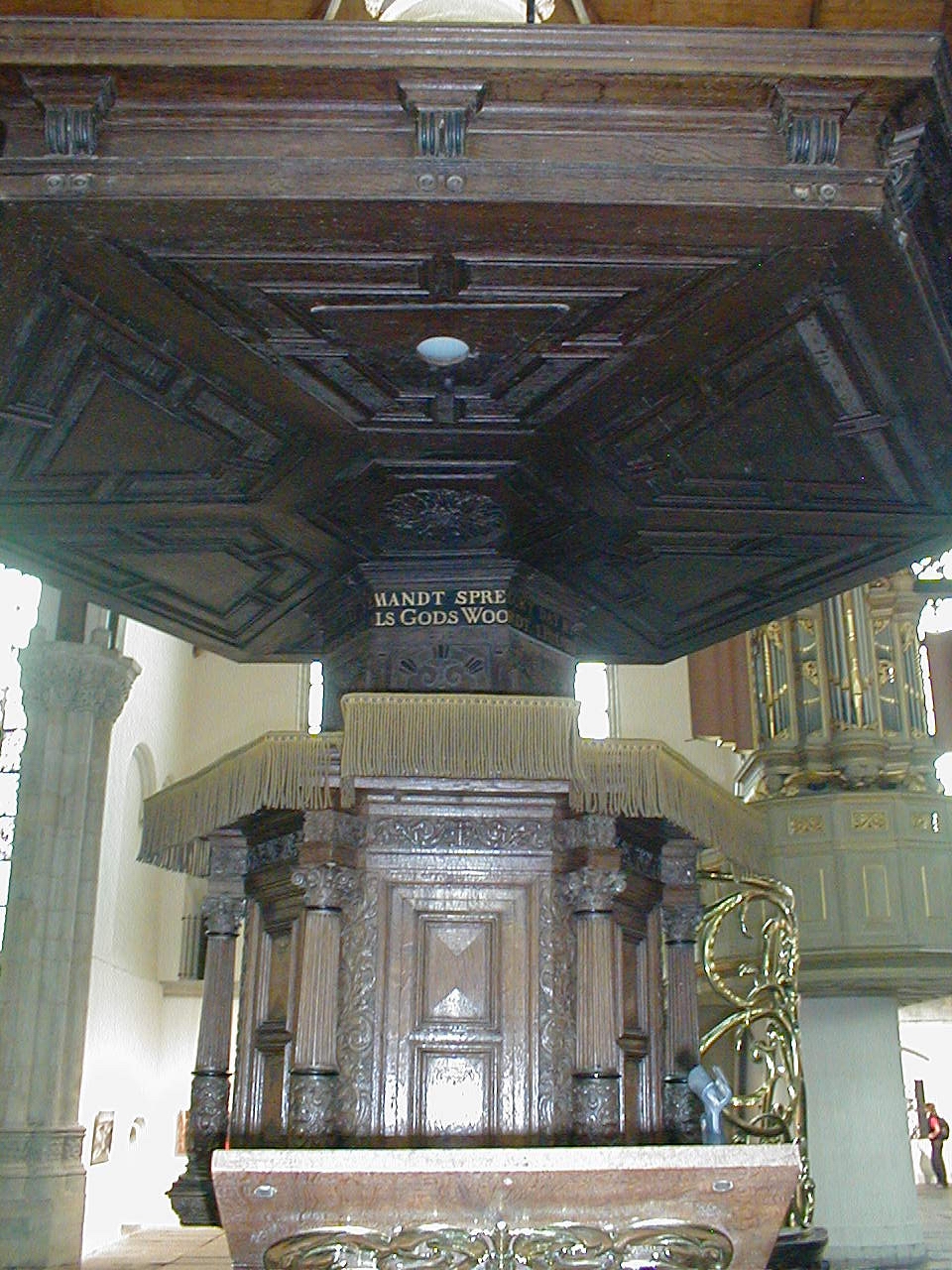 dario church altar wood