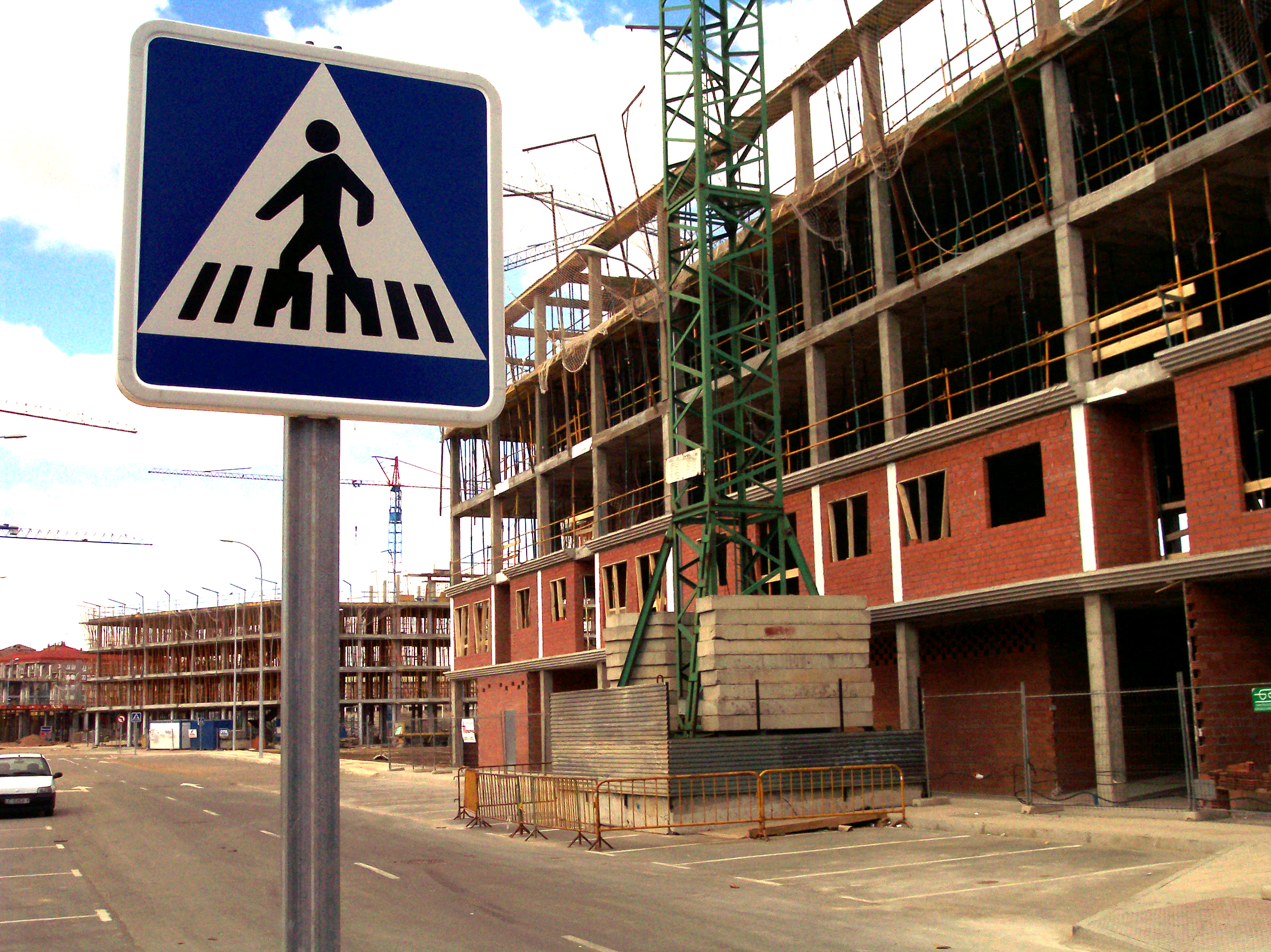 julio sign pedestrians construction site crossing