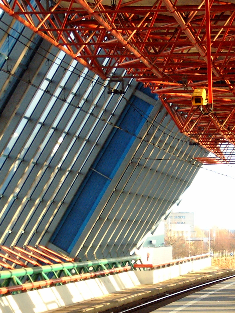 maartent station camera railway red steel beam