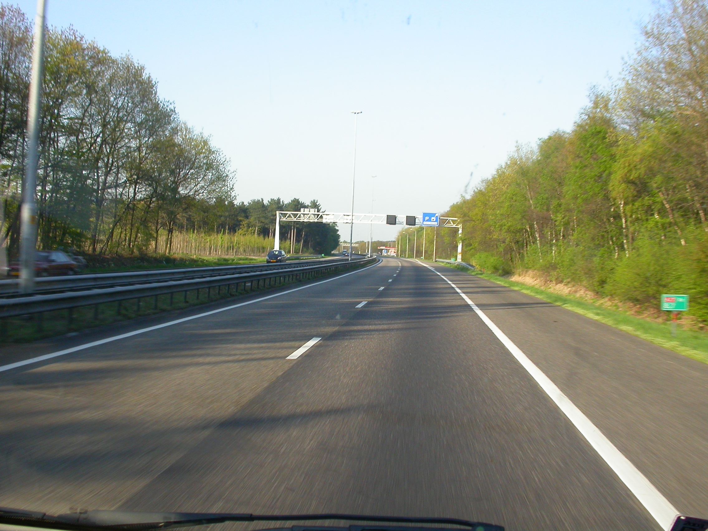 paul road car highway motorway lines signs driving