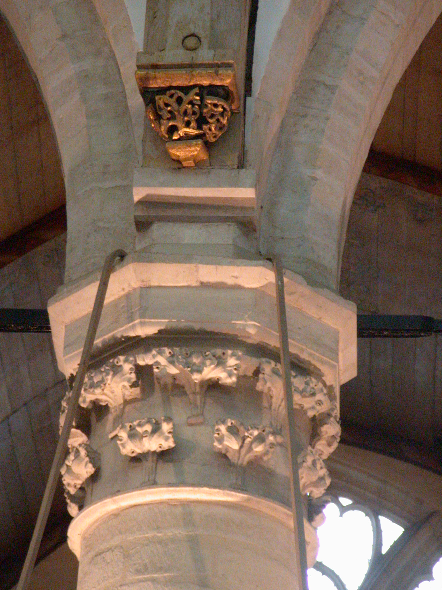 column corinthian stone top church roof