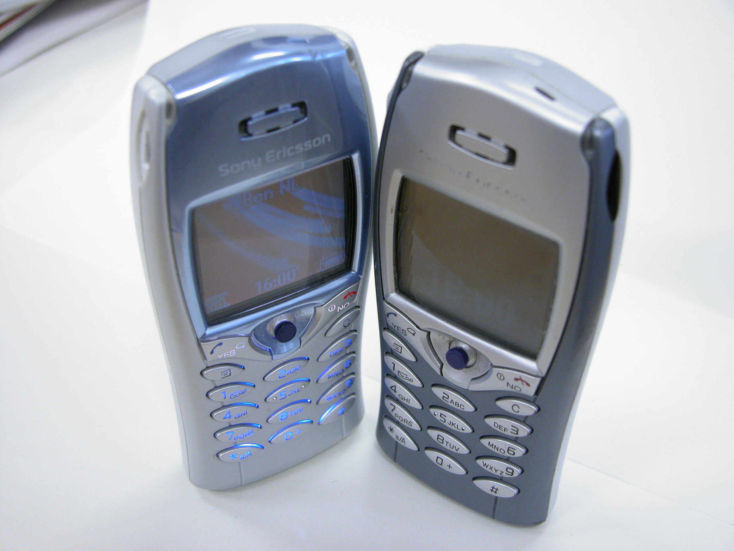 objects phone phones mobile mobiles mobilephones mobilephone telecom buttons sony ericsson sonyericsson contact product