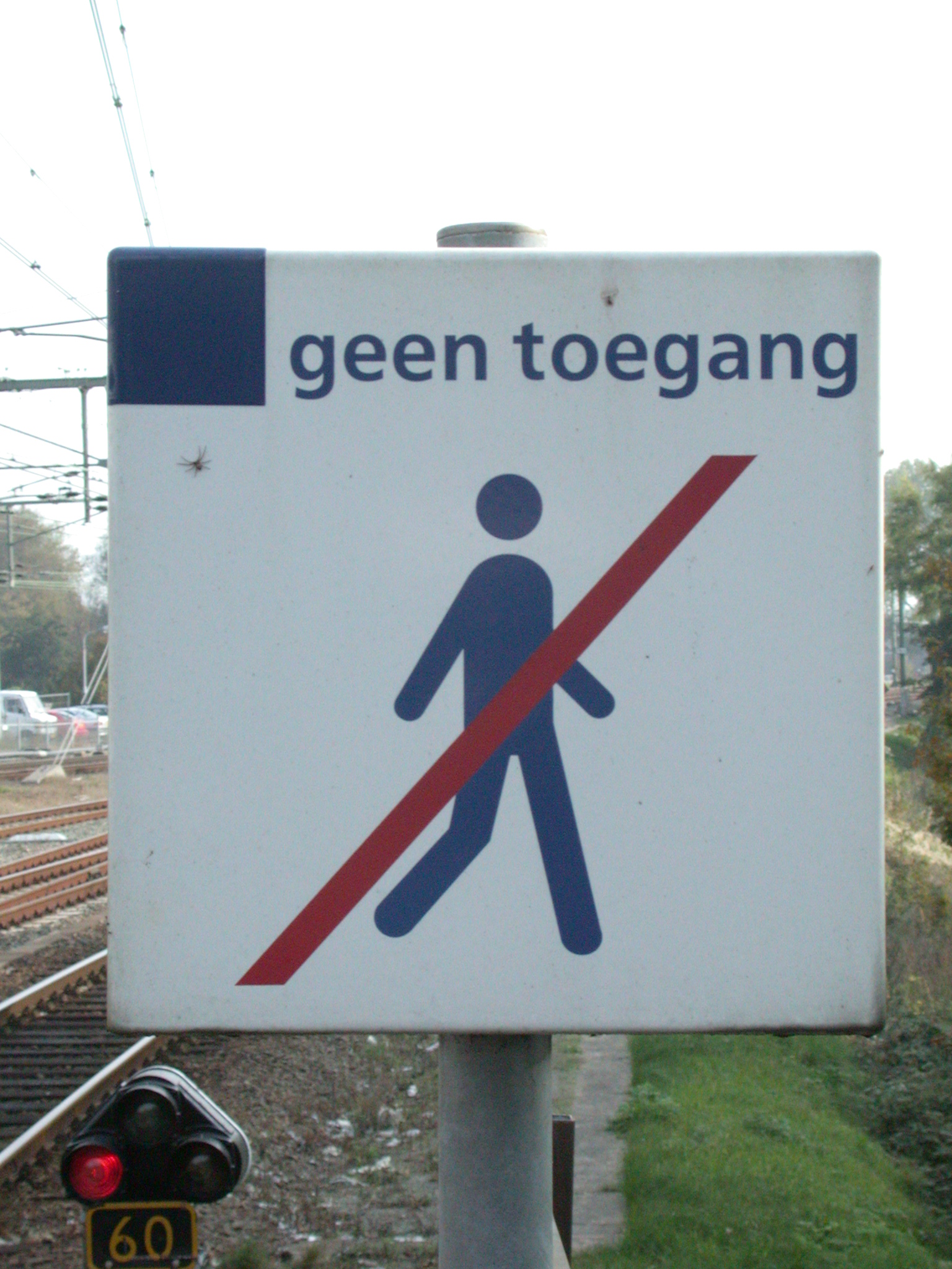 objects signs no admittance geen toegang man walking sign