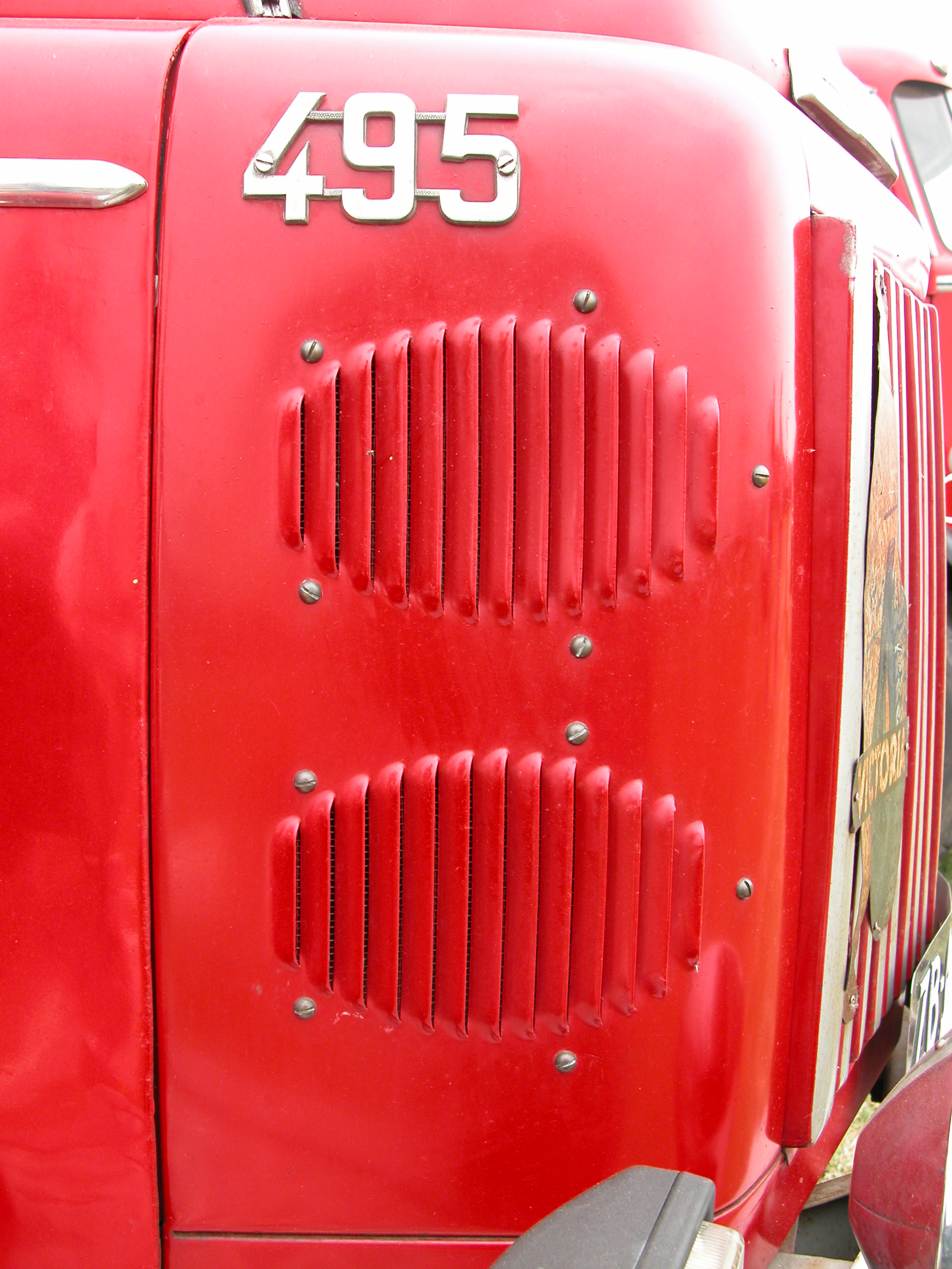 car plastic red grating shiny metal 495 front vehicle images
