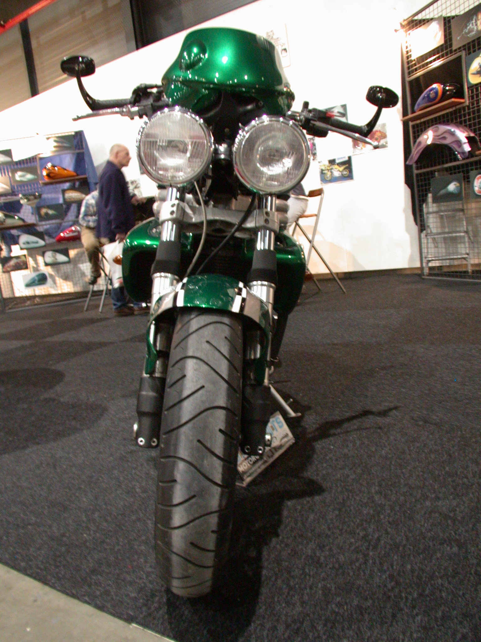 vehicles land motorbike motorcicle front headlight light lights tire pattern
