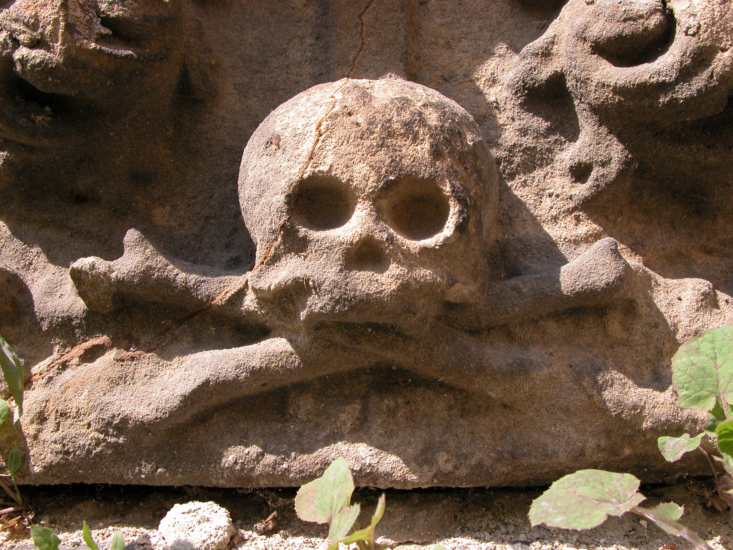skull and crossbones sculpture