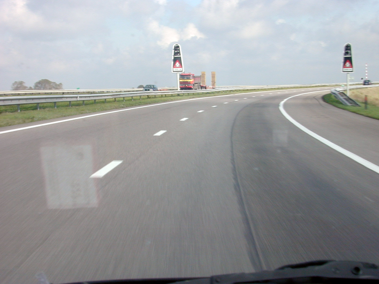 road freeway highway bend asphalt traffic