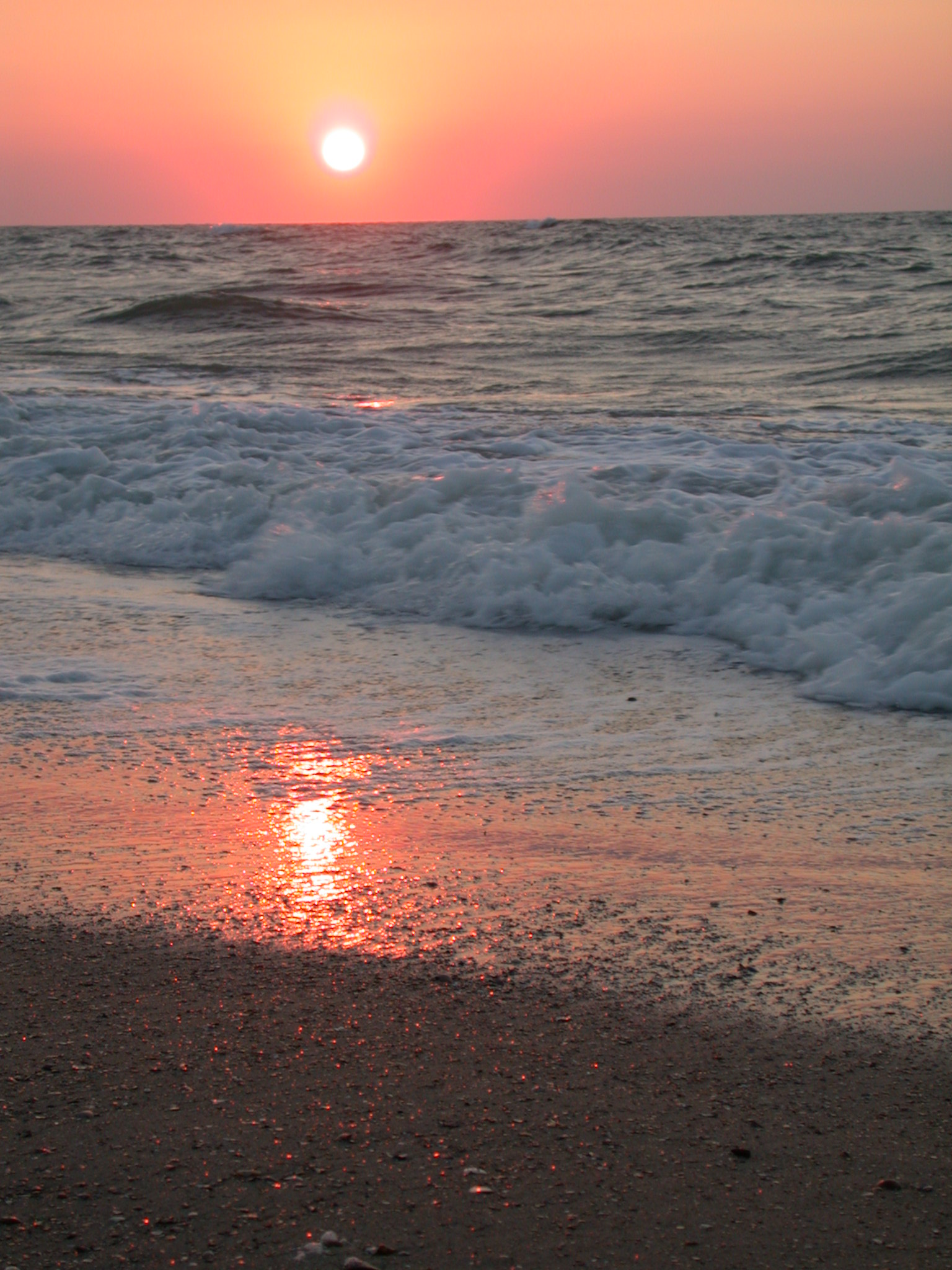 nature landscapes beachscapes beach sea waves sun sunset sunrise dusk dawn ocean braking on beach water reflection