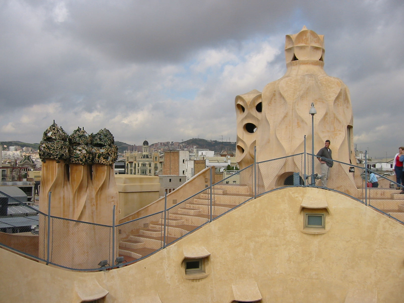 Antonio Gaudi architecture Barcelona curves arcs
